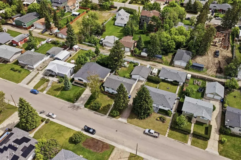 652 12 Avenue Carstairs AB T0M0N0