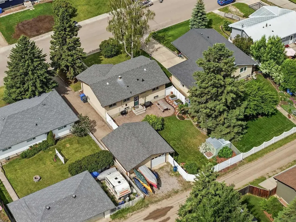 652 12 Avenue Carstairs AB T0M0N0