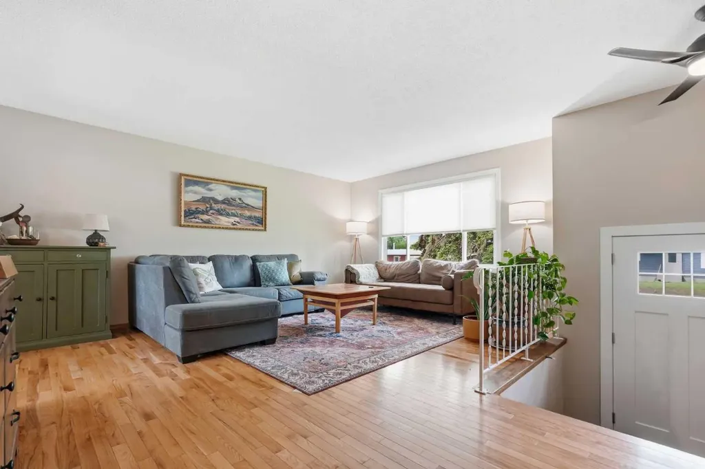 652 12 Avenue Carstairs AB T0M0N0