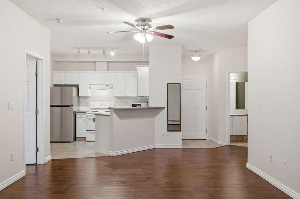 126 14 Avenue SW Calgary AB T2R 0L9