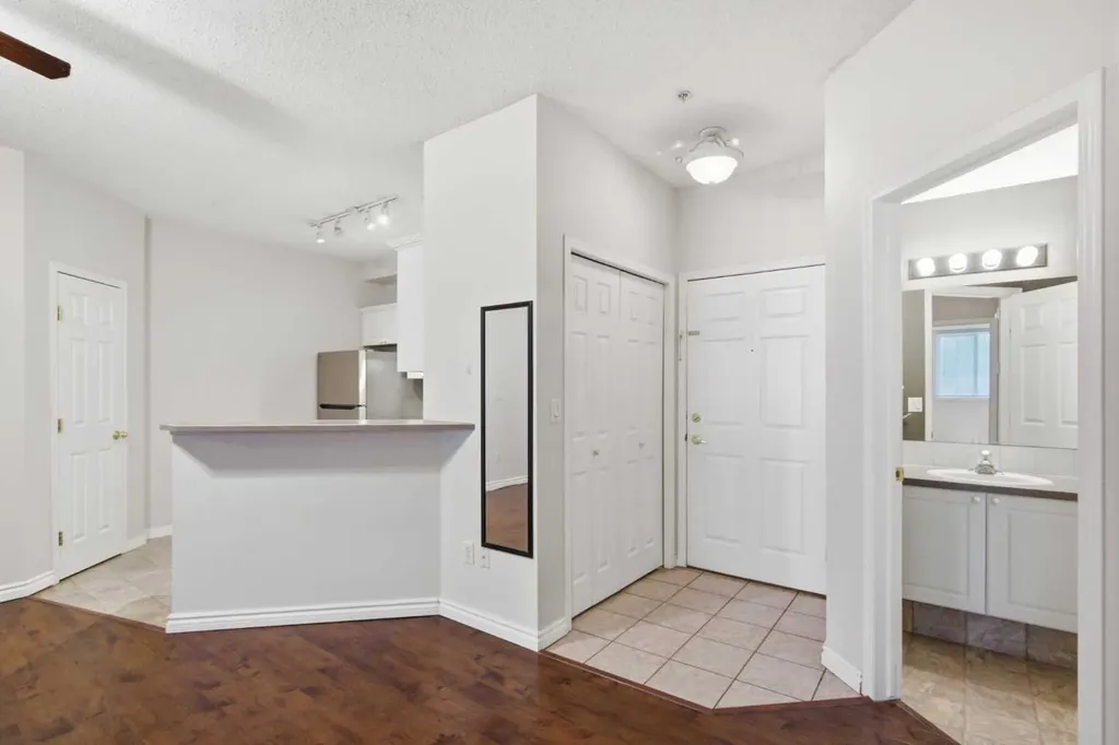 126 14 Avenue SW Calgary AB T2R 0L9