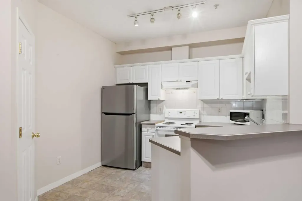 126 14 Avenue SW Calgary AB T2R 0L9