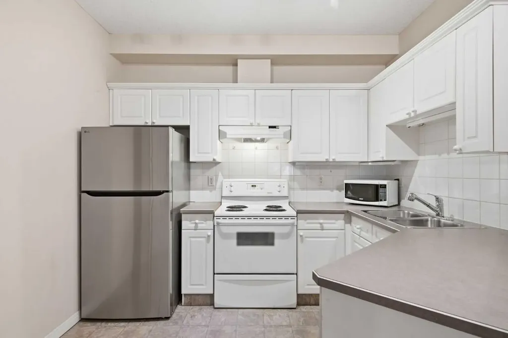 126 14 Avenue SW Calgary AB T2R 0L9