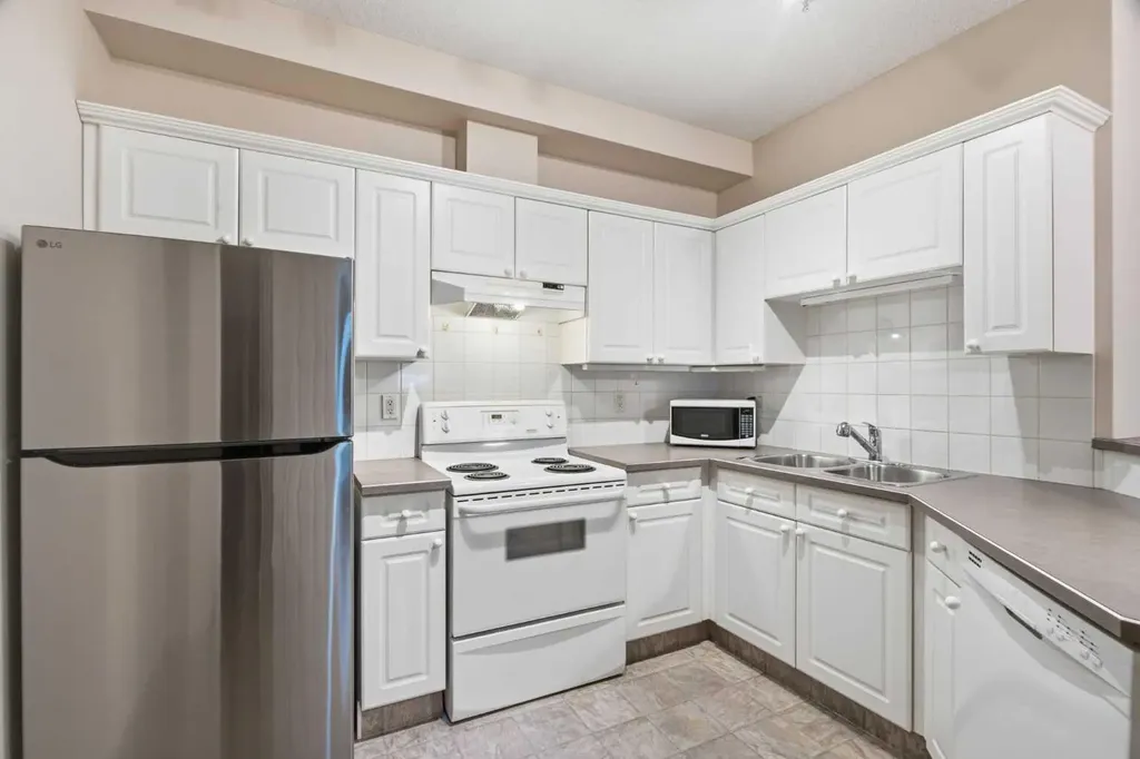 126 14 Avenue SW Calgary AB T2R 0L9
