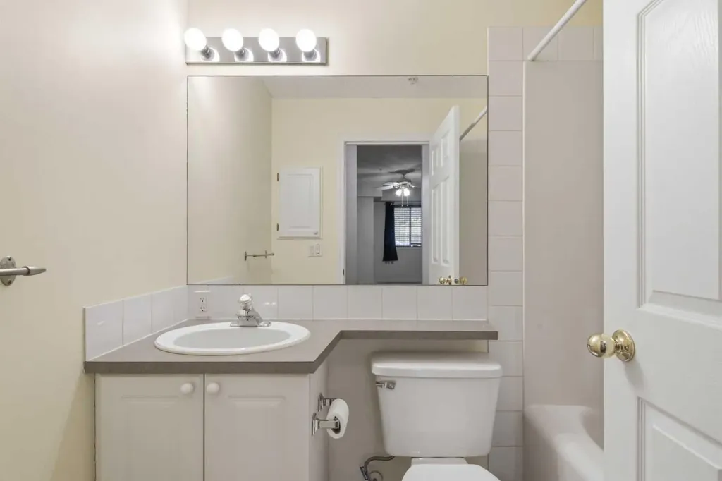 126 14 Avenue SW Calgary AB T2R 0L9