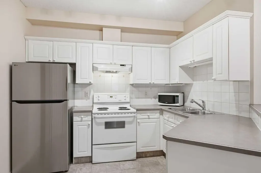 126 14 Avenue SW Calgary AB T2R 0L9