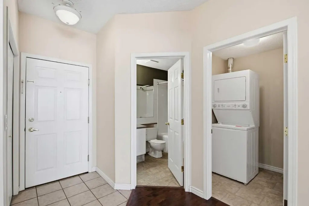 126 14 Avenue SW Calgary AB T2R 0L9