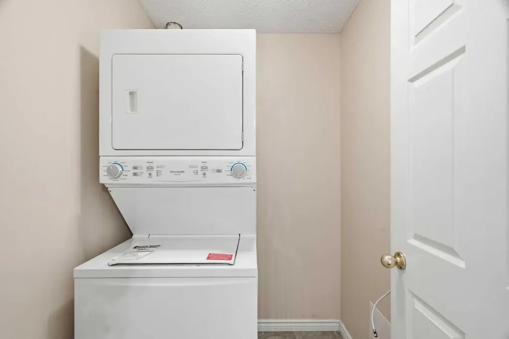 126 14 Avenue SW Calgary AB T2R 0L9