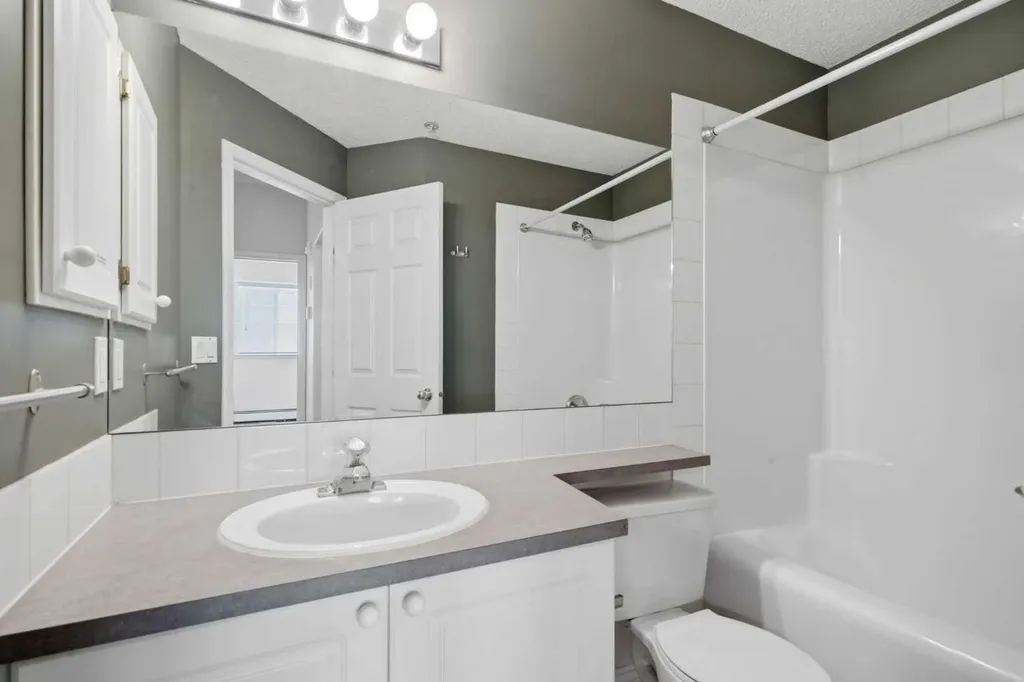 126 14 Avenue SW Calgary AB T2R 0L9