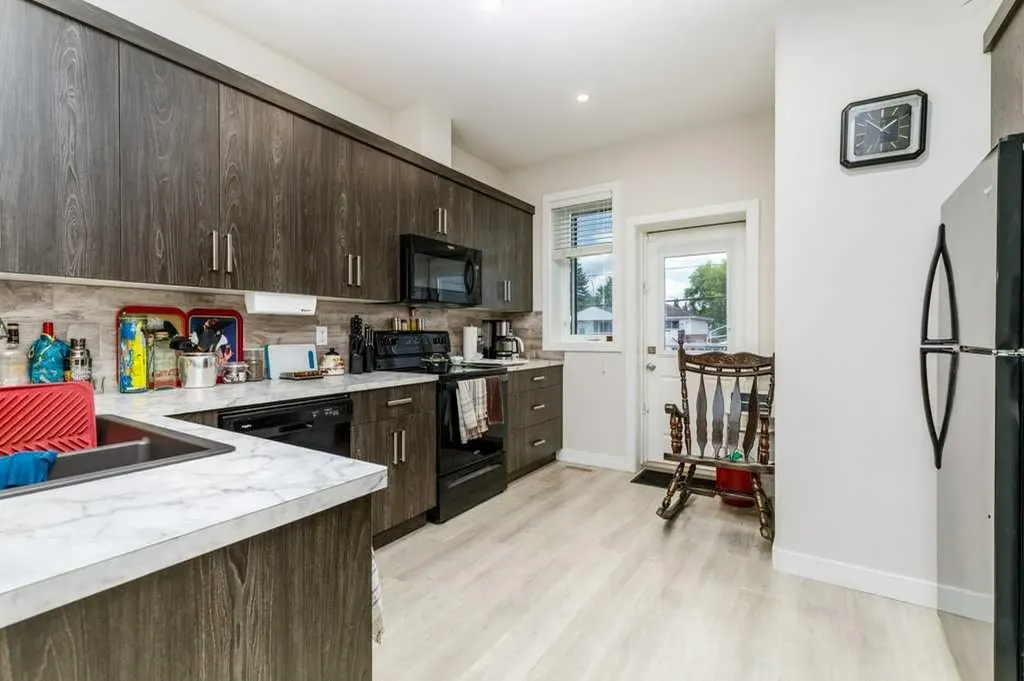 3918 47 Street Red Deer AB T4N 1N9