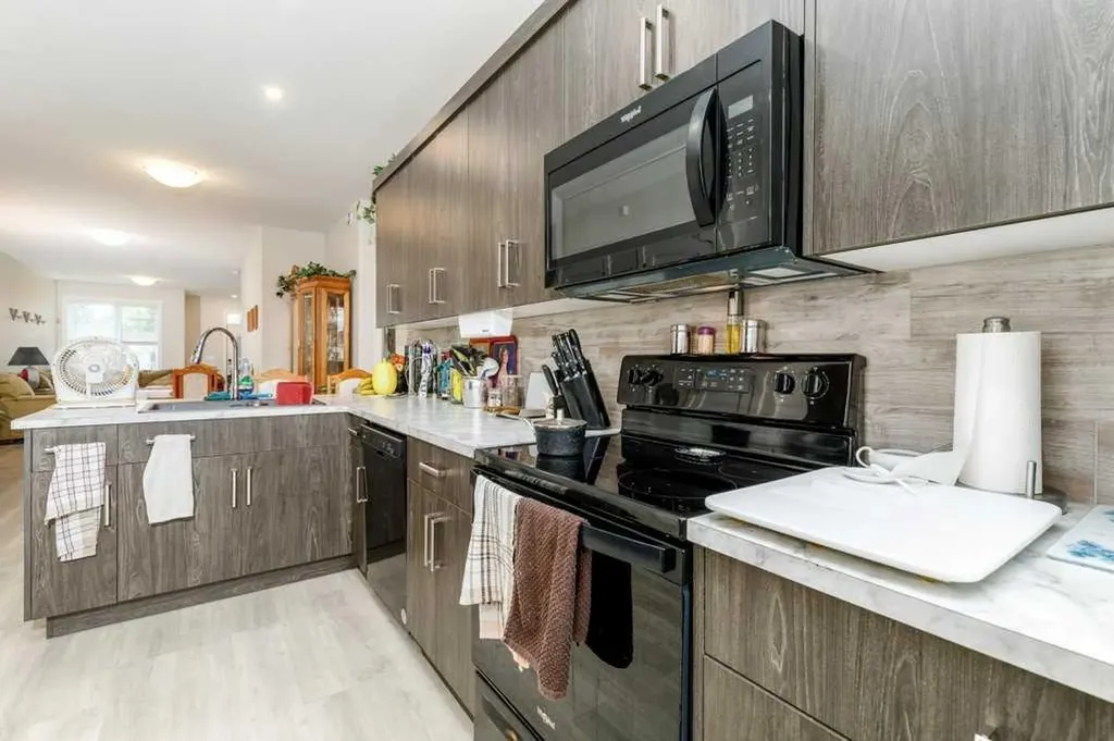 3918 47 Street Red Deer AB T4N 1N9