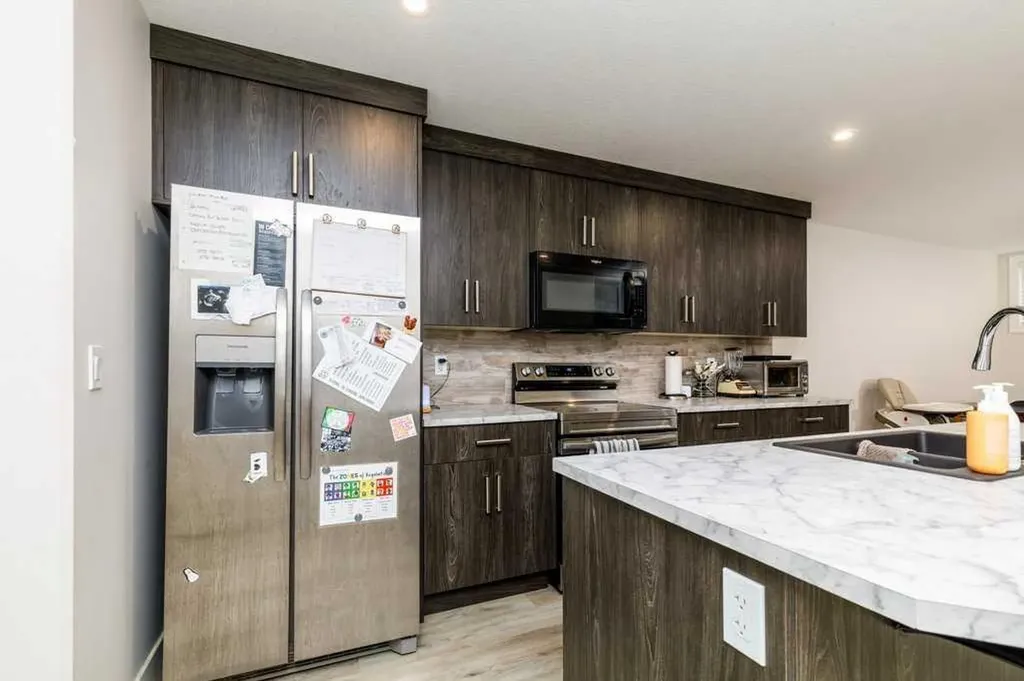 3918 47 Street Red Deer AB T4N 1N9