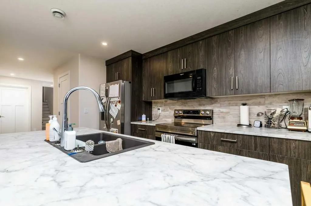 3918 47 Street Red Deer AB T4N 1N9