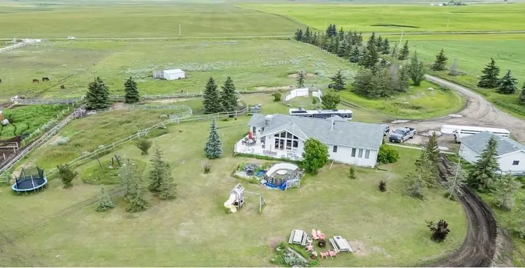 211002 Range Road 260 Rural Vulcan County AB T0J 0M0