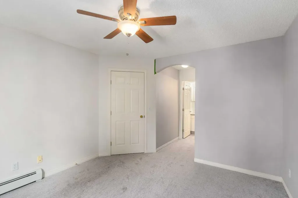 26 Country Hills View NW Calgary AB T3K 5G2