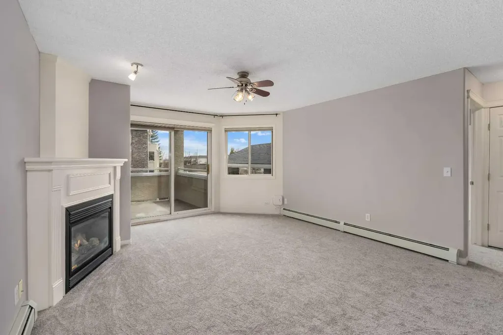 26 Country Hills View NW Calgary AB T3K 5G2