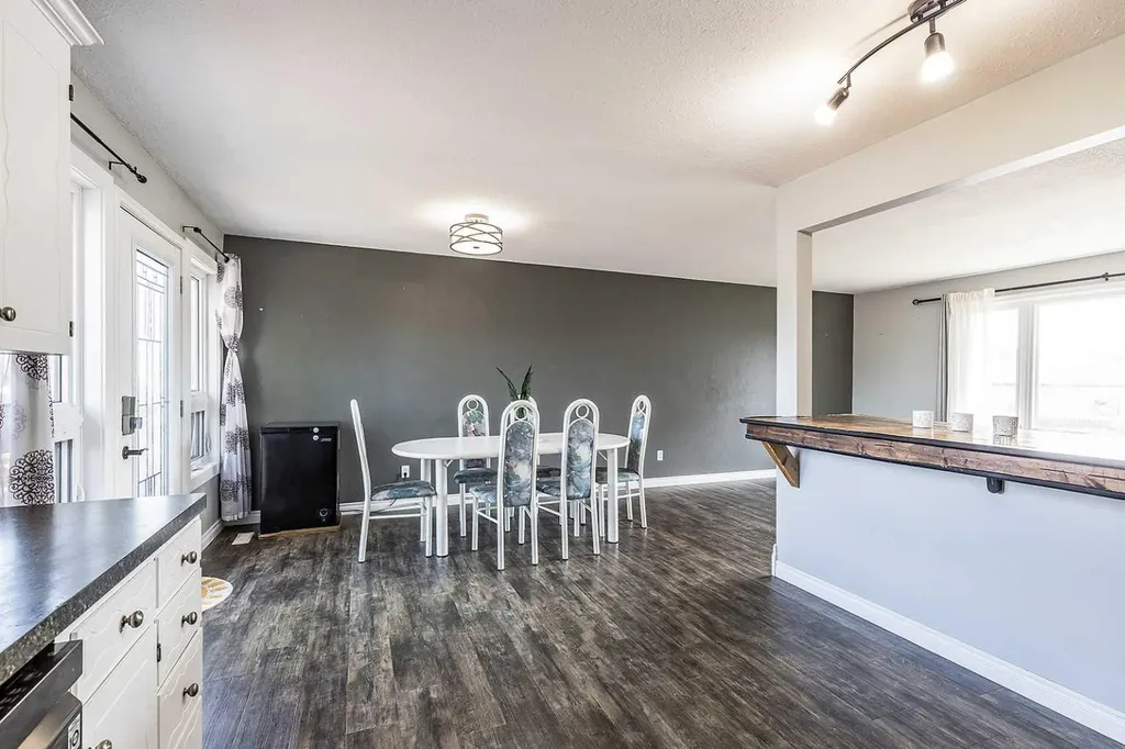 516 Sissons Crescent SE Medicine Hat AB T1B 2J9