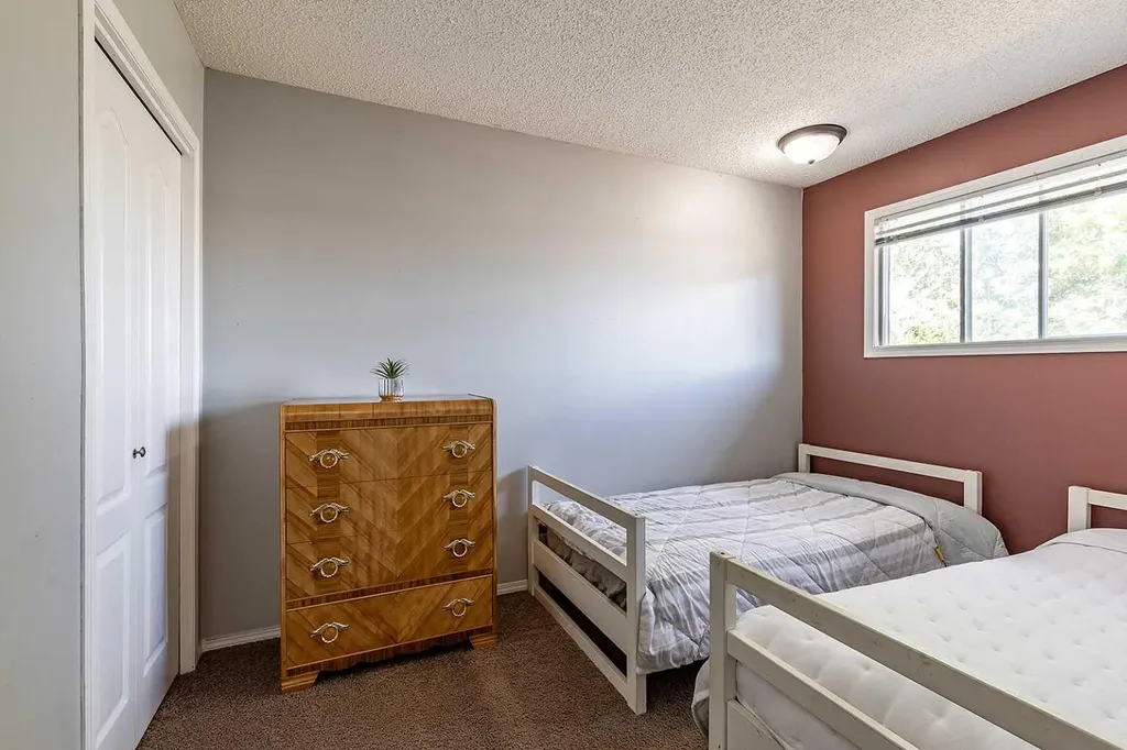 516 Sissons Crescent SE Medicine Hat AB T1B 2J9
