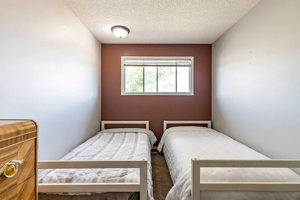 516 Sissons Crescent SE Medicine Hat AB T1B 2J9