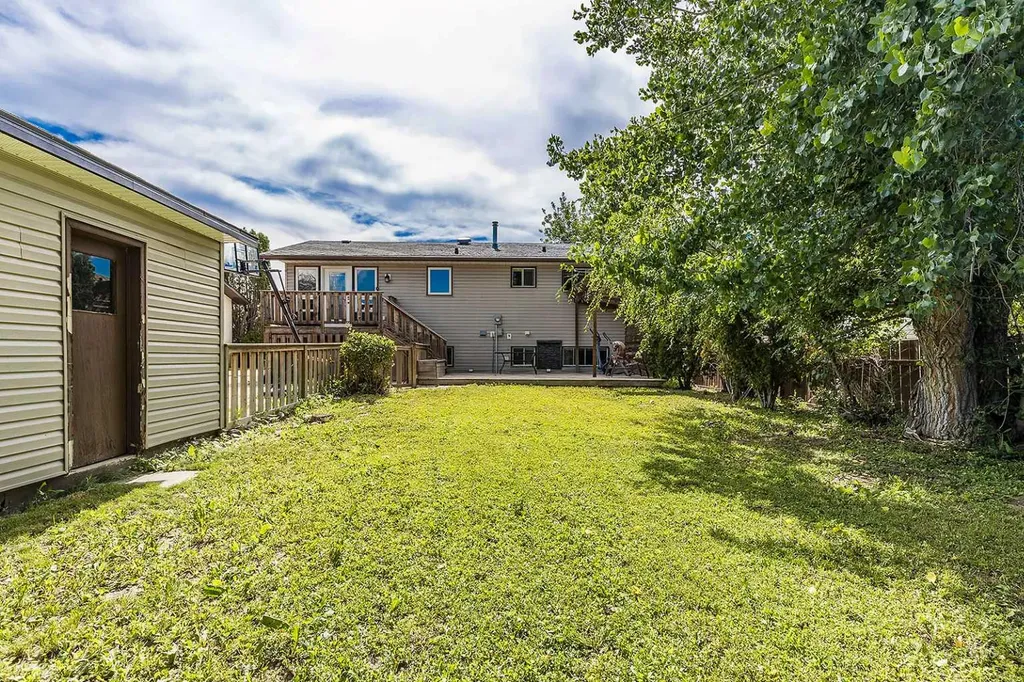 516 Sissons Crescent SE Medicine Hat AB T1B 2J9