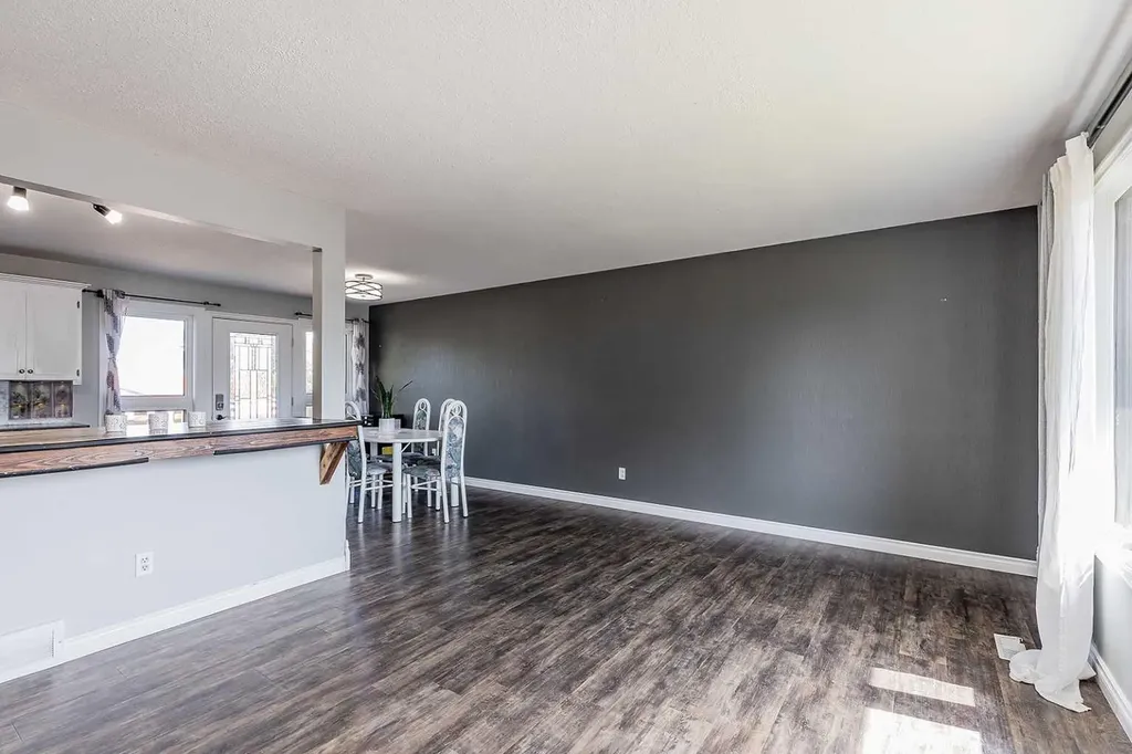516 Sissons Crescent SE Medicine Hat AB T1B 2J9