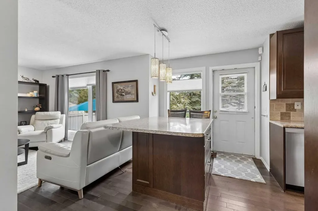 244 Scurfield Place NW Calgary AB T3L1T5