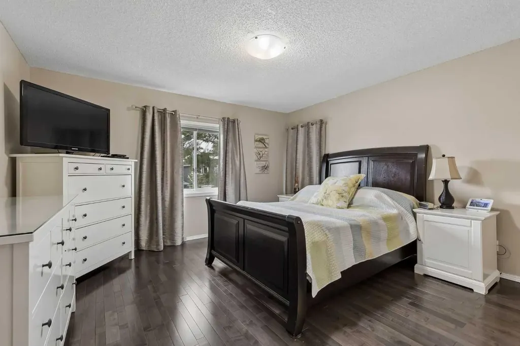 244 Scurfield Place NW Calgary AB T3L1T5
