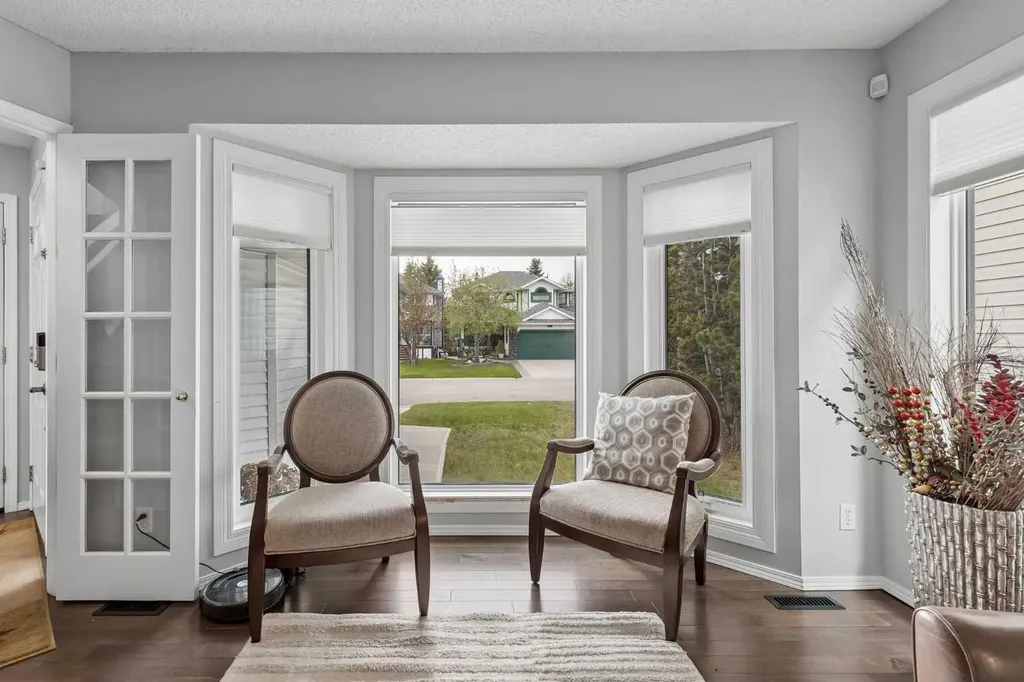 244 Scurfield Place NW Calgary AB T3L1T5
