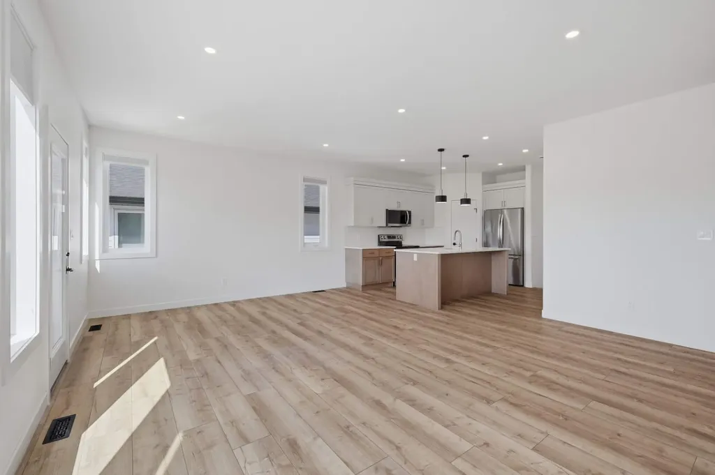 15 Aura Drive Blackfalds AB T4M 0N3