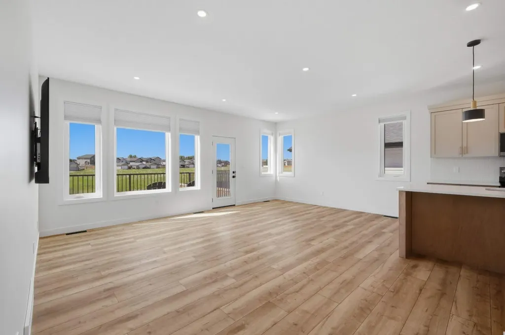 15 Aura Drive Blackfalds AB T4M 0N3