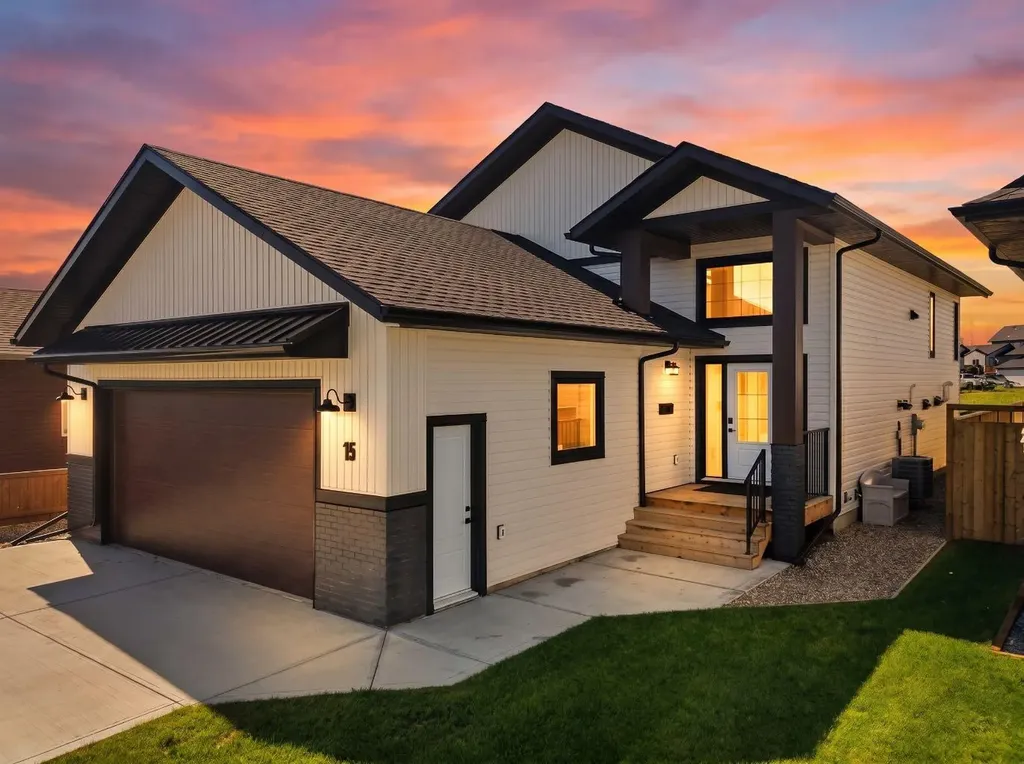 15 Aura Drive Blackfalds AB T4M 0N3
