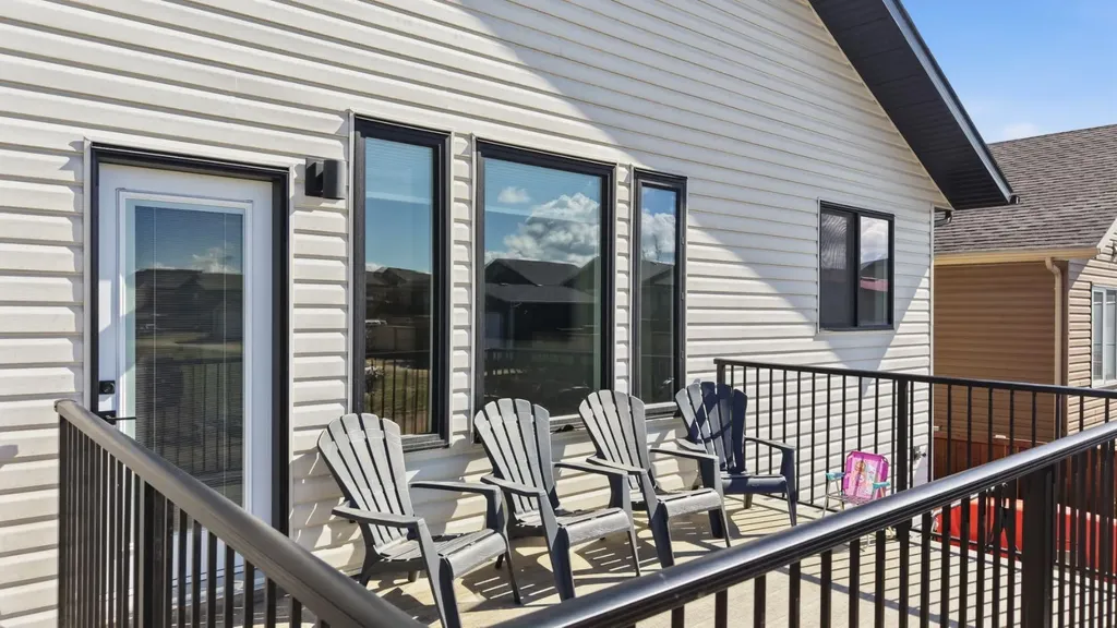15 Aura Drive Blackfalds AB T4M 0N3