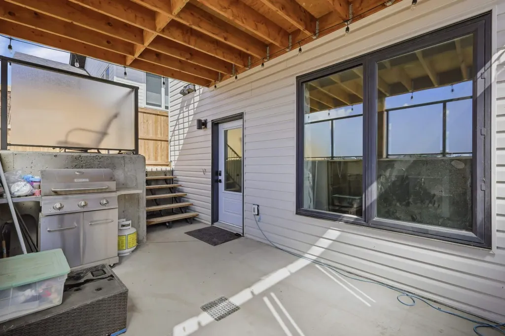 15 Aura Drive Blackfalds AB T4M 0N3