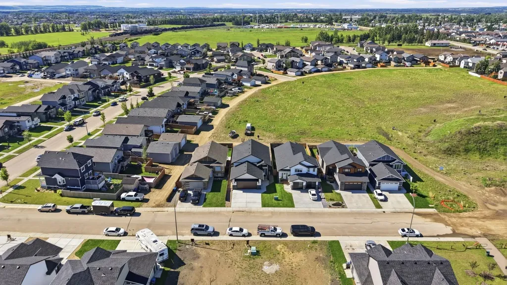 15 Aura Drive Blackfalds AB T4M 0N3