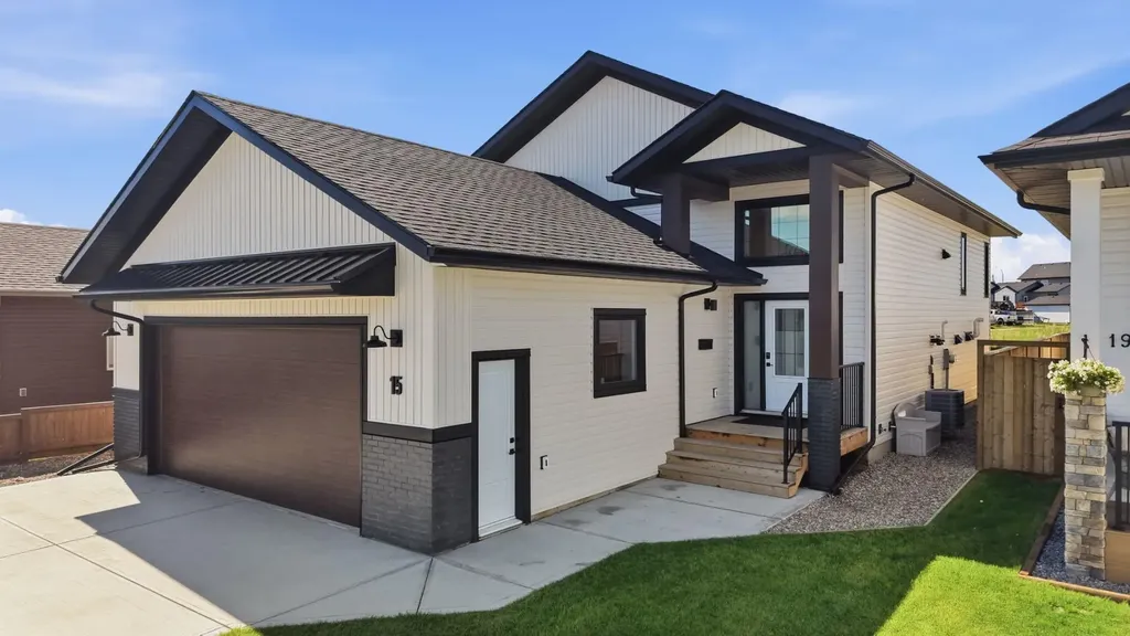 15 Aura Drive Blackfalds AB T4M 0N3