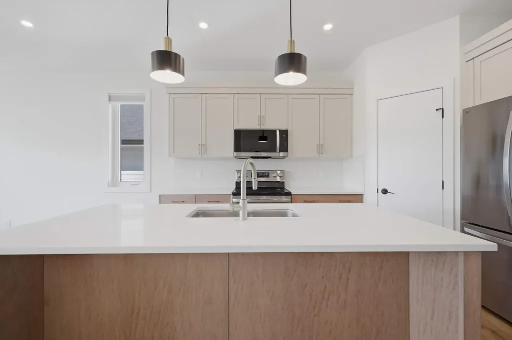 15 Aura Drive Blackfalds AB T4M 0N3
