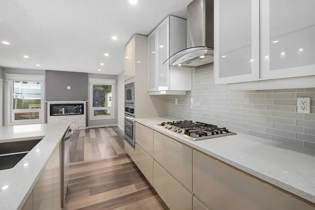 51 Woodmont Road SW Calgary AB T2W 4L6