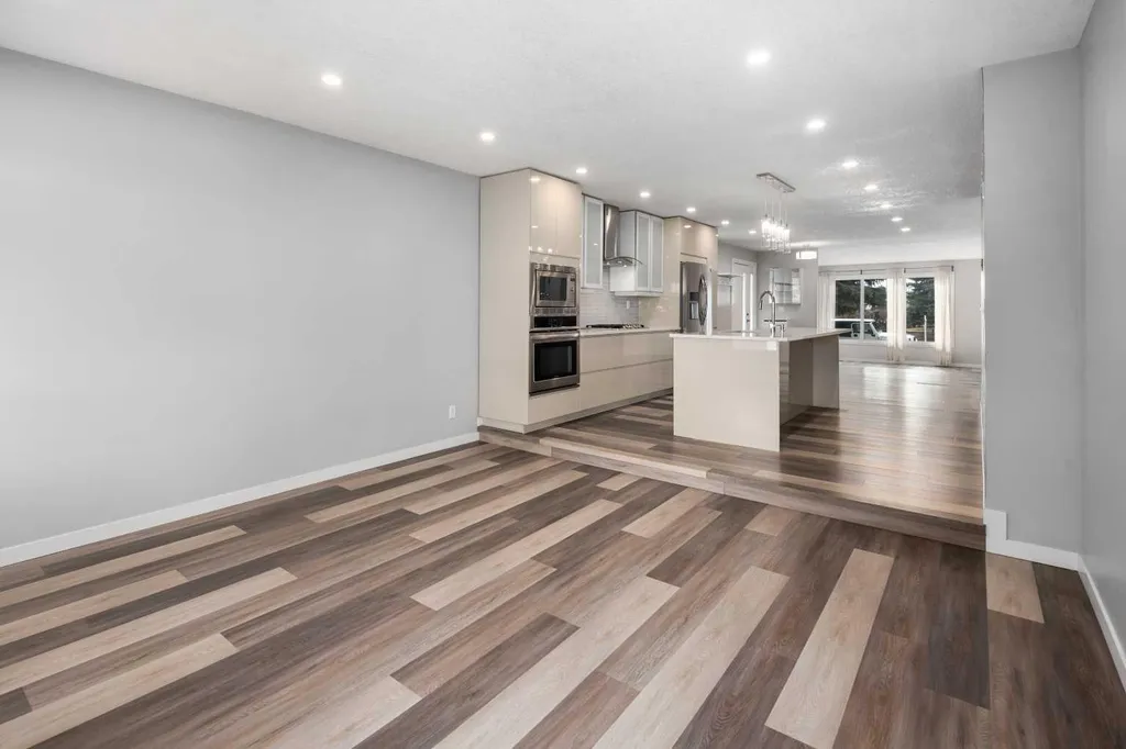 51 Woodmont Road SW Calgary AB T2W 4L6