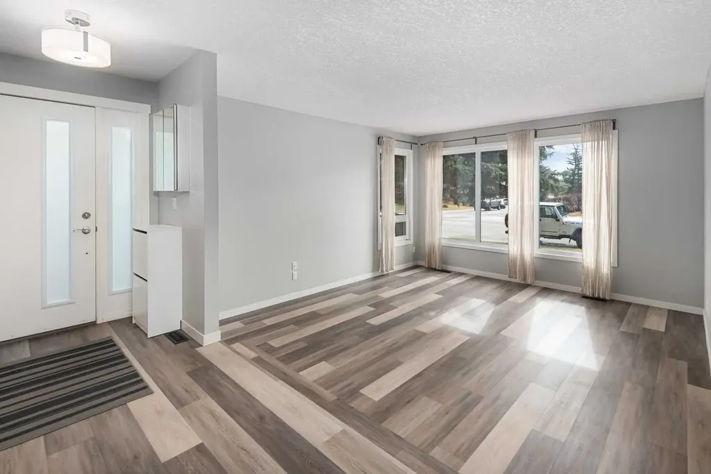 51 Woodmont Road SW Calgary AB T2W 4L6