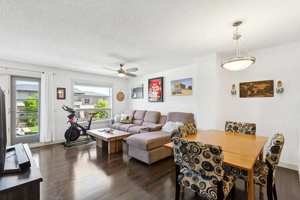 27 Aspen Hills Green SW Calgary AB T3H 0H6