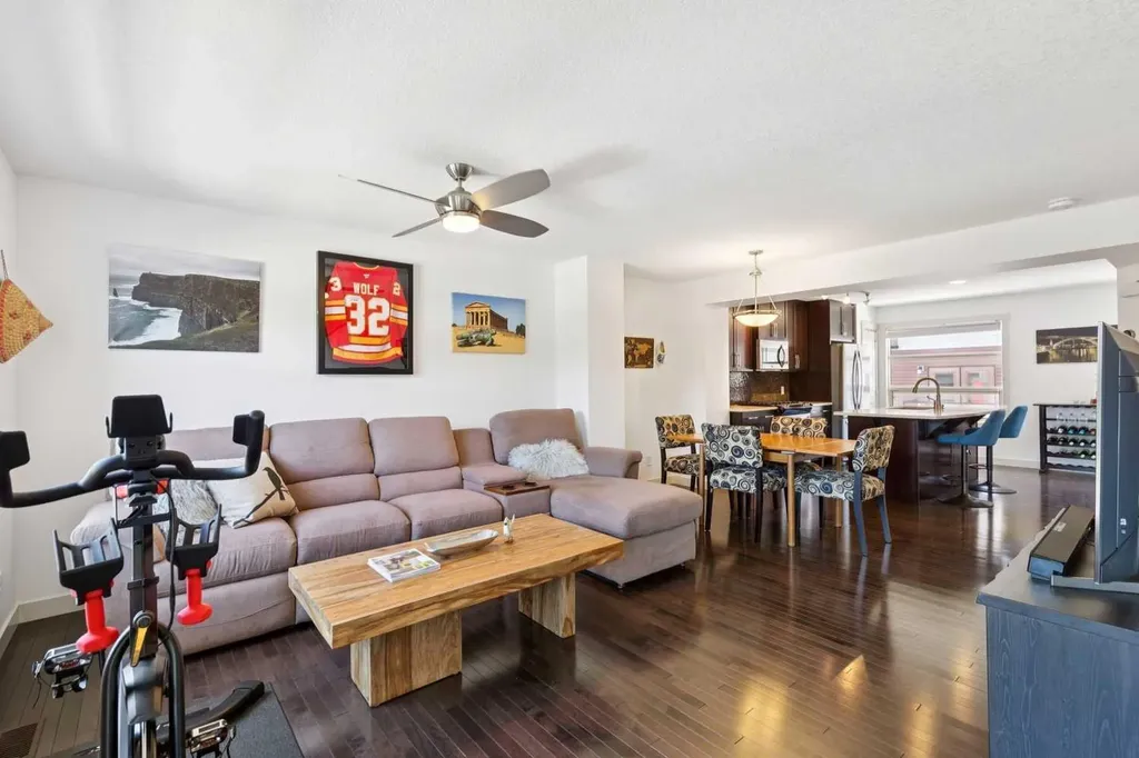 27 Aspen Hills Green SW Calgary AB T3H 0H6