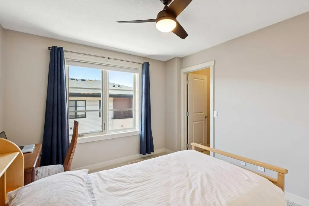 27 Aspen Hills Green SW Calgary AB T3H 0H6