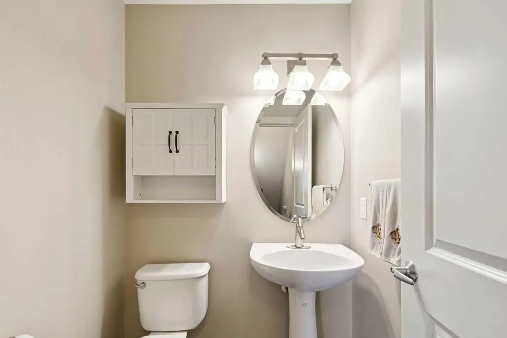 27 Aspen Hills Green SW Calgary AB T3H 0H6