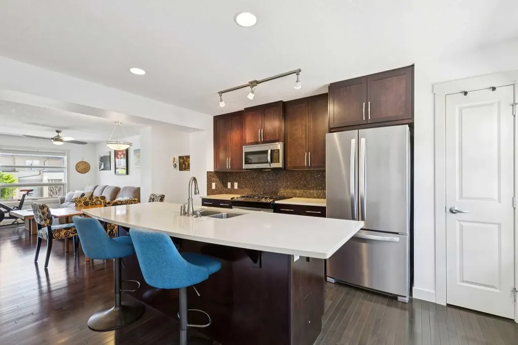 27 Aspen Hills Green SW Calgary AB T3H 0H6