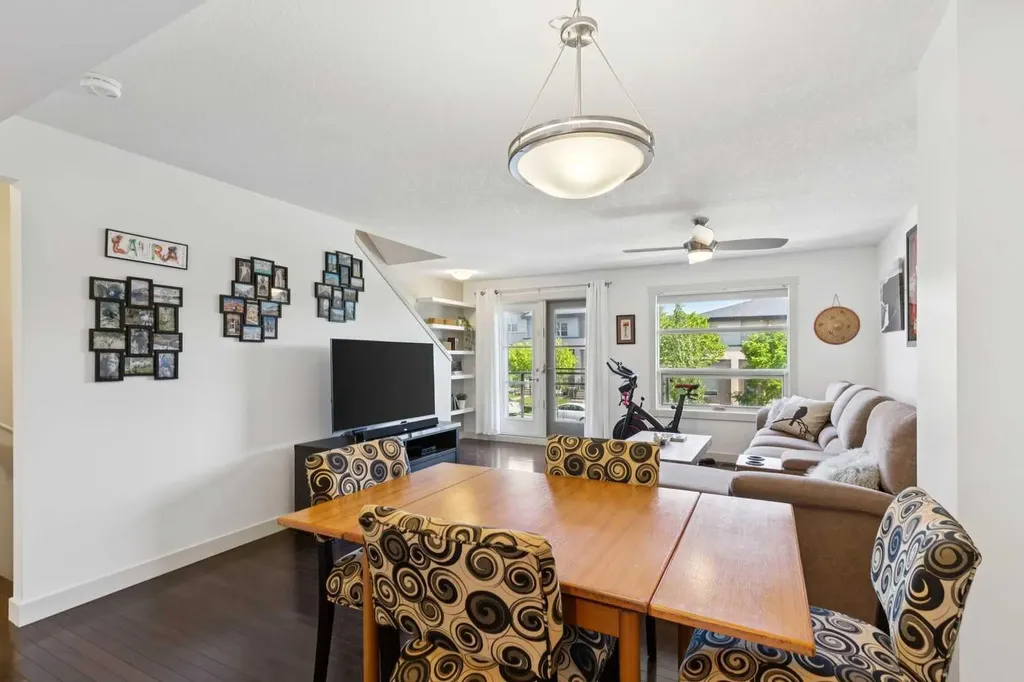 27 Aspen Hills Green SW Calgary AB T3H 0H6