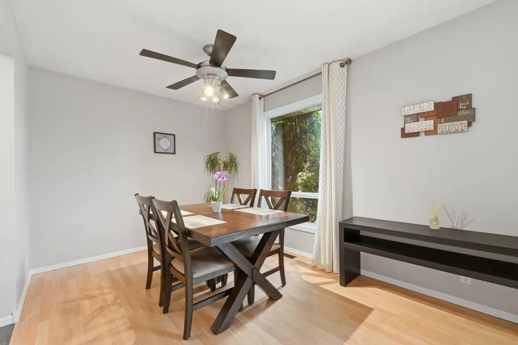 32 Beddington Rise NE Calgary AB T3K 1N2