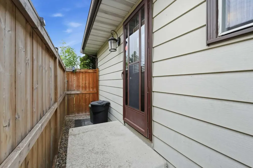32 Beddington Rise NE Calgary AB T3K 1N2