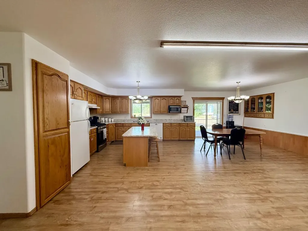 104413 Rge Road 182 La Crete AB T0H2H0