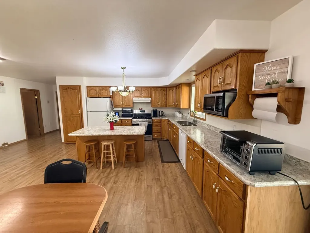 104413 Rge Road 182 La Crete AB T0H2H0