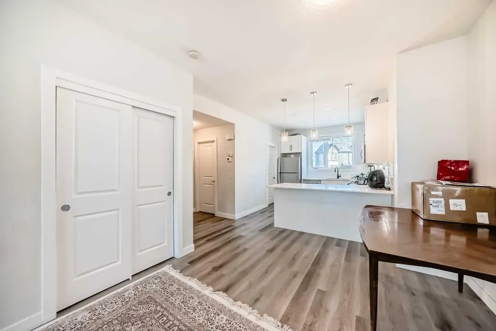 30 Evanscrest Park NW Calgary AB T3P 1R3
